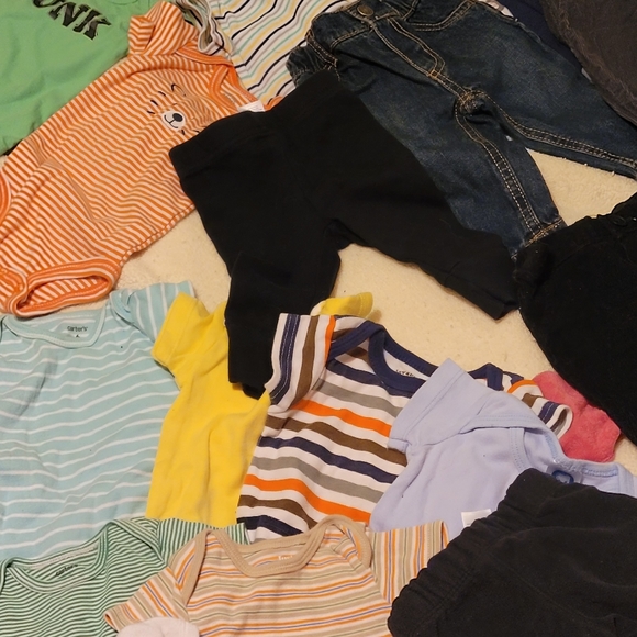 Baby clothes new born to 6 months - Picture 4 of 7